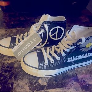 New with tags Even star ( Peace Welcome) canvas sneakers
